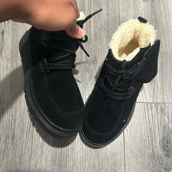 COLD BOOTS FOR CHILDREN (NEW) - Picture 4 of 4